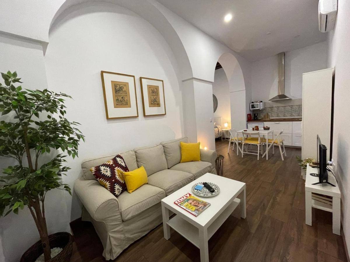 Apartamentos Turisticos Mamelon Jerez de la Frontera Exterior photo